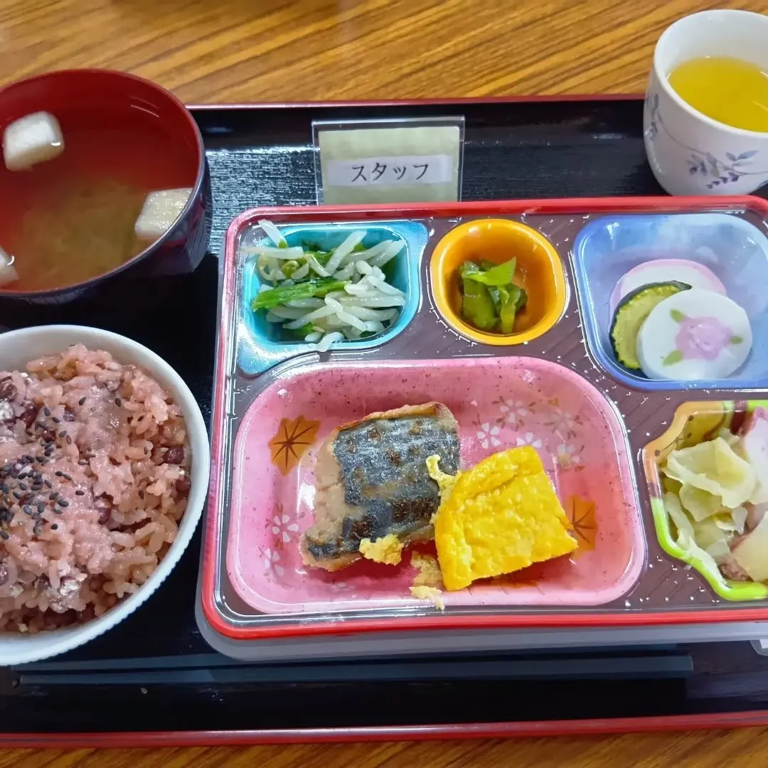 デイサービスはつがのお昼ごはん。